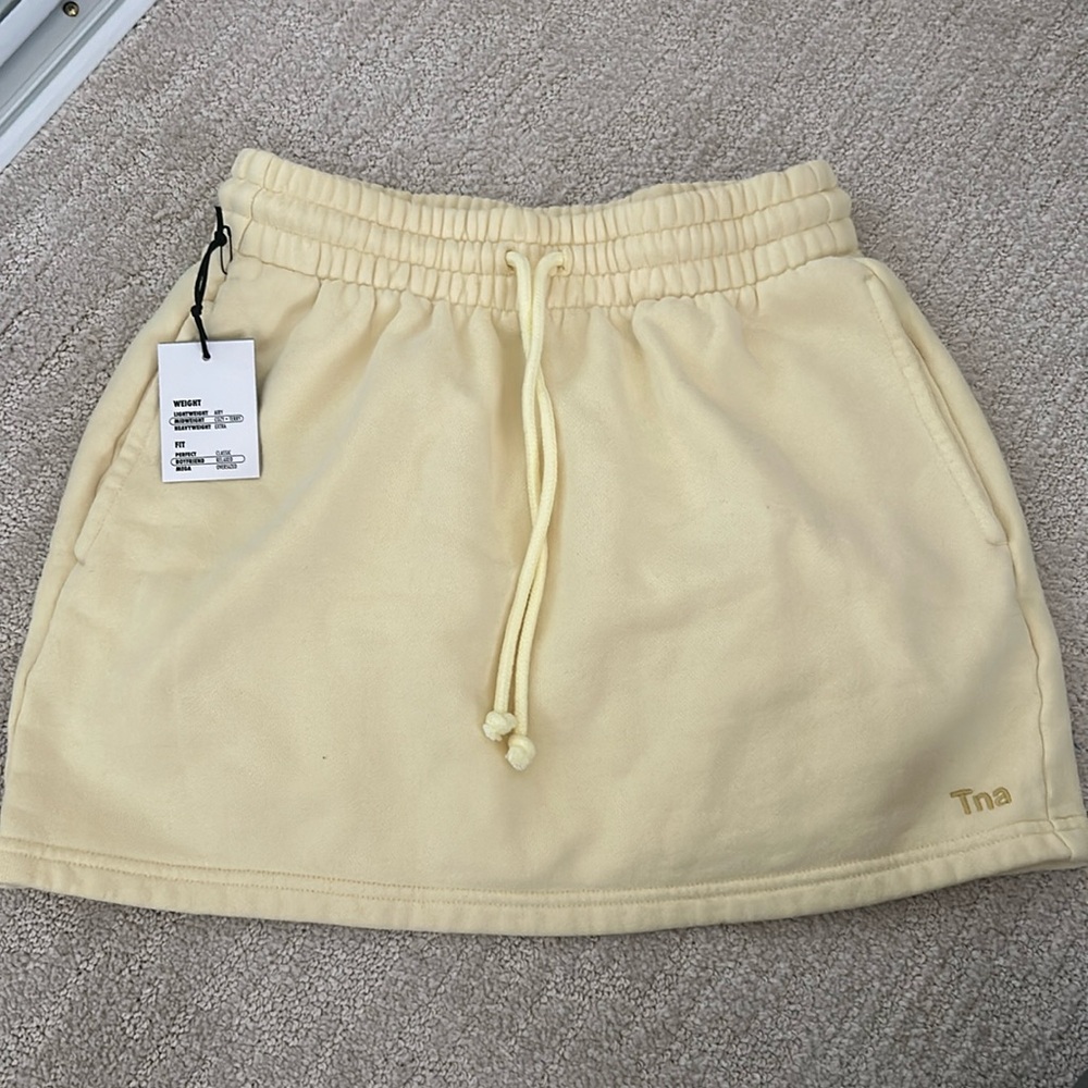 Brand new Tna fleece skirt, never worn